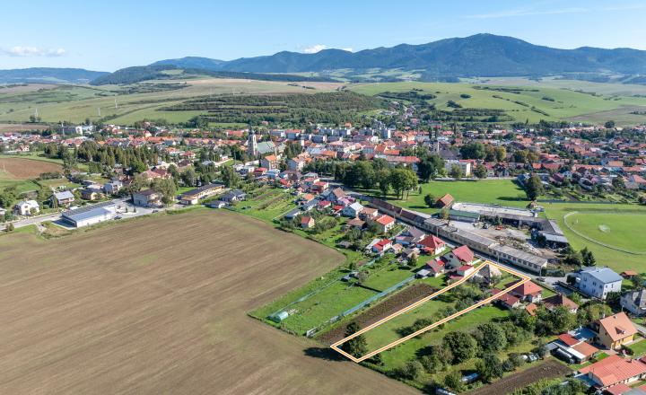 REZERVOVANÉ  - Veľký pozemok so starším domom v dobrej lokalite Spišské Vlachy - fotografia 6