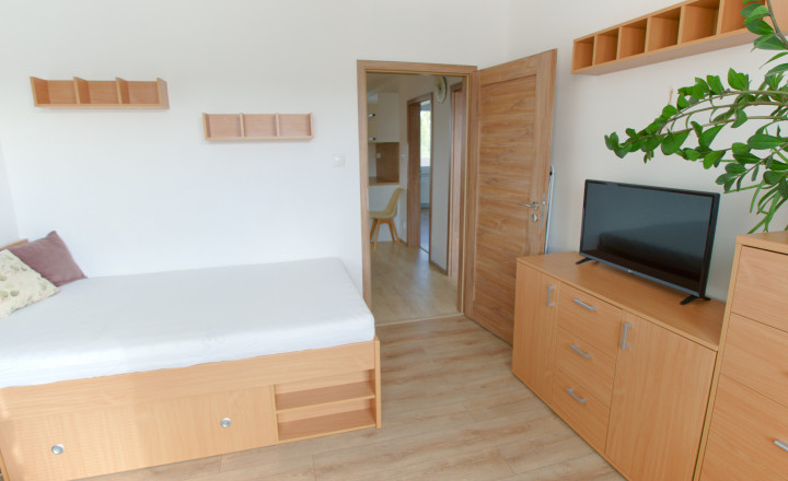 Byt 3+1 (72 m2) s loggiou, ul. Javorová sídl. Tarča SNV - fotografia 11
