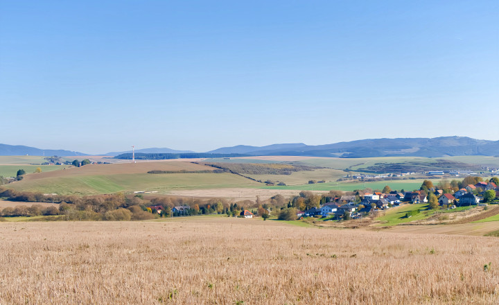 Pozemok na záhradu, potenciálne stavebný (374 m2) Lieskovany - fotografia 1