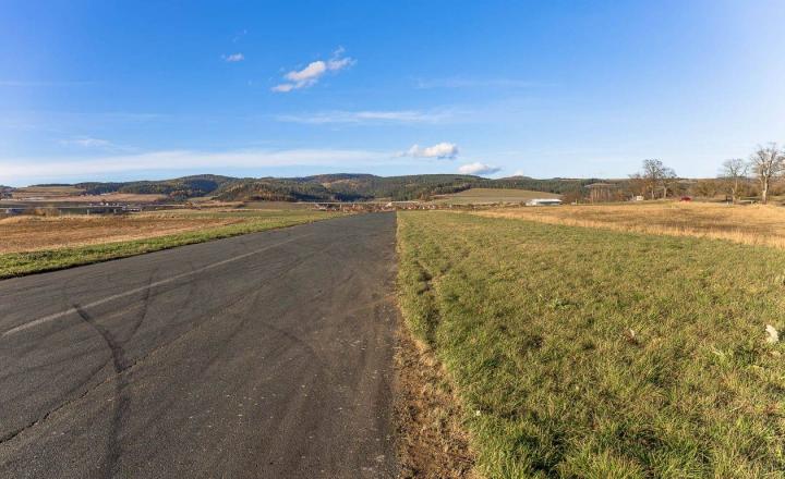 Atraktívny pozemok na podnikanie (3 ha) pri Klčove - fotografia 6