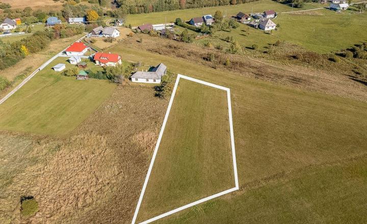 Atraktívny rekreačný pozemok (2221 m2) Tretí Hámor - fotografia 1