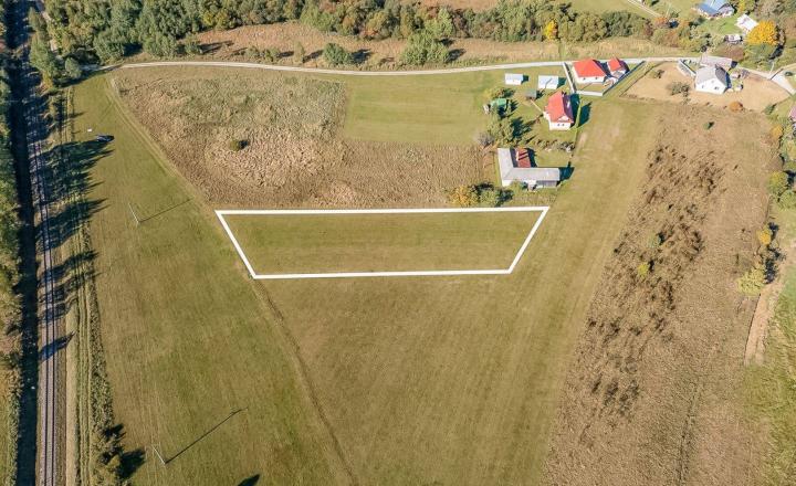 Atraktívny rekreačný pozemok (2221 m2) Tretí Hámor - fotografia 6