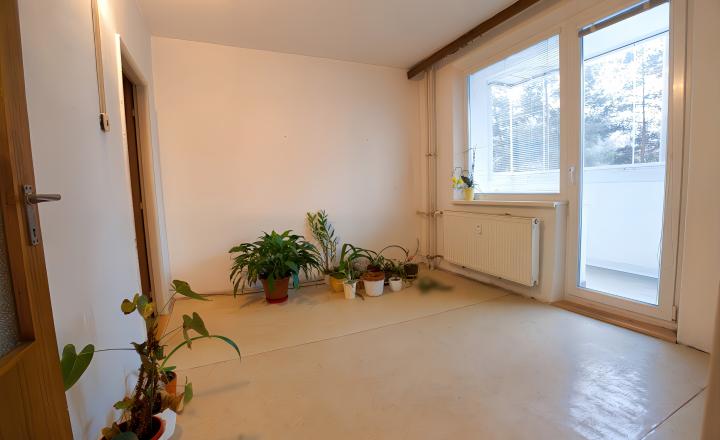 PREDANÉ! Byt 4+1 (82 m2) s loggiou, Komenského ul., SNV - fotografia 3