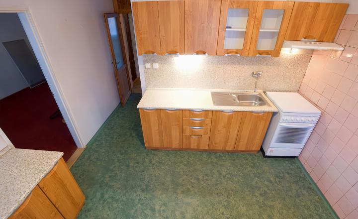 PREDANÉ! Byt 4+1 (82 m2) s loggiou, Komenského ul., SNV - fotografia 8