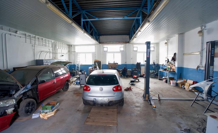 Hala - autodielňa (130 m2) s kanceláriou (80 m2), AREÁL ZÁPAD SNV - fotografia 1