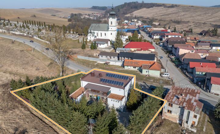 Jediný KOMERČNÝ objekt v obci Bystrany je na predaj - fotografia 2