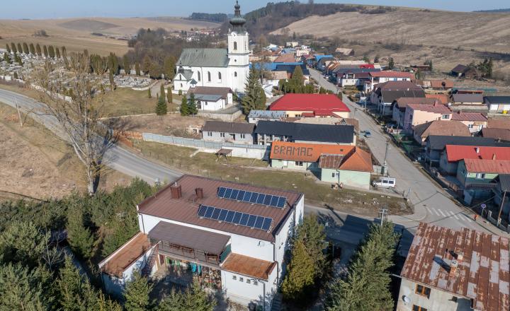 Jediný KOMERČNÝ objekt v obci Bystrany je na predaj - fotografia 3