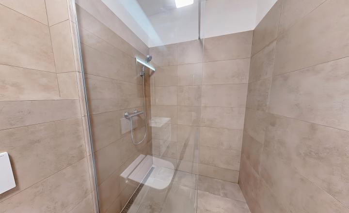NOVOSTAVBA! Atypický 3-izbový byt (75 m2) s loggiou sídl. Tarča - fotografia 15