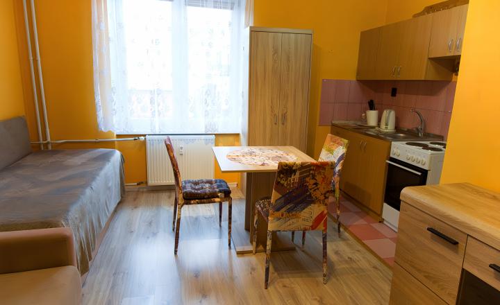 PRENÁJOM! Garzónka v centre mesta Spišská Nová Ves - fotografia 3