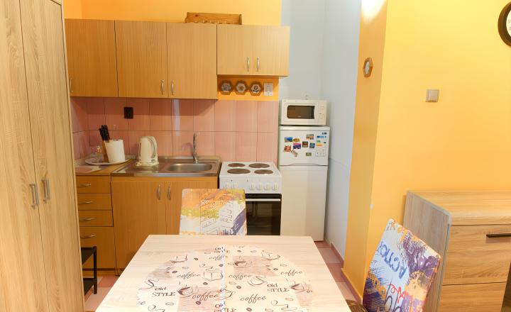 PRENÁJOM! Garzónka v centre mesta Spišská Nová Ves - fotografia 5