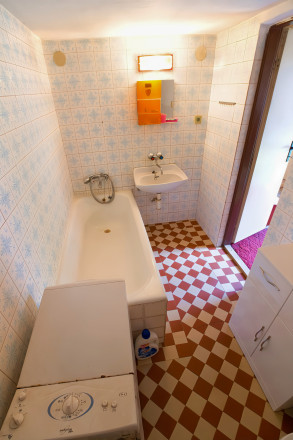 REZERVOVANÝ Rekonštruovaný RD so slnečnou záhradou, garážou v obci Smižany - fotografia 13