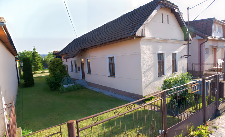 REZERVOVANÝ Rekonštruovaný RD so slnečnou záhradou, garážou v obci Smižany - fotografia 39