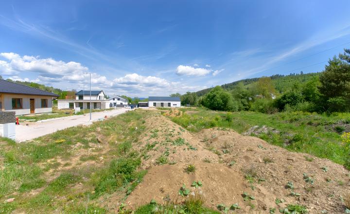 TOP PONUKA! Stavebný pozemok (1399 m2) Spišská Nová Ves - fotografia 1
