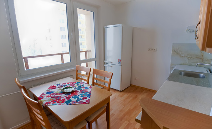 PRENÁJOM! Byt 2+1 (62 m2) s balkónom v centre, Levočská ul., Sp. N. Ves - fotografia 1