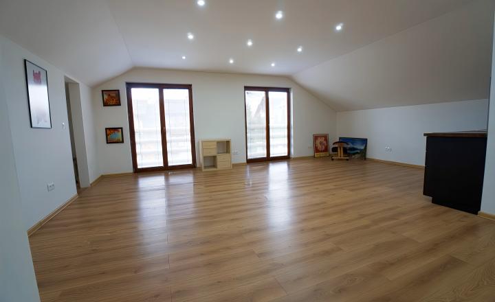 Multifunkčný dom s veľkým pozemkom (1656 m2) Veľká Lomnica - fotografia 35