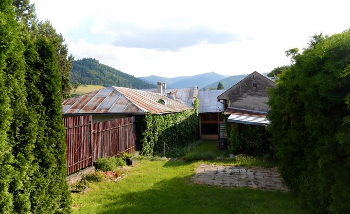 RD - chalupa s veľkou záhradou v obci Nálepkovo - fotografia 16