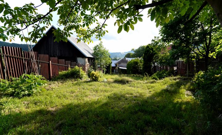 RD - chalupa s veľkou záhradou v obci Nálepkovo - fotografia 24