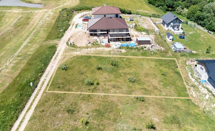 Stavebný pozemok (1000 m2) na križovatke ciest Čenčice - fotografia 8