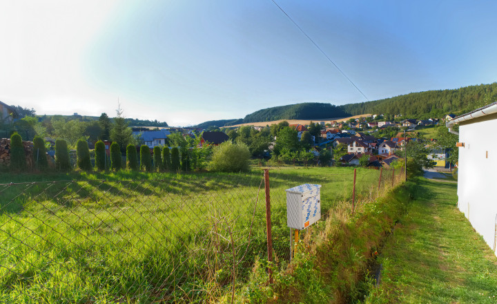 Stavebný pozemok (1 251 m²) s IS, dvojitým prístupom a výhľadom, Dravce - fotografia 3
