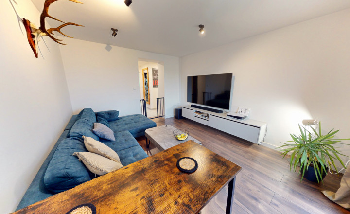 REZERVOVANÝ - Štýlový byt 2+1 (58 m2) s balkónom + projekt podkrovie | centrum SNV - fotografia 1