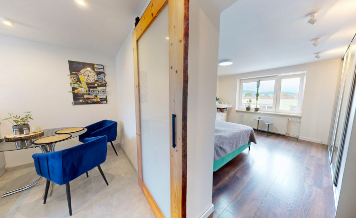 REZERVOVANÝ - Štýlový byt 2+1 (58 m2) s balkónom + projekt podkrovie | centrum SNV - fotografia 8