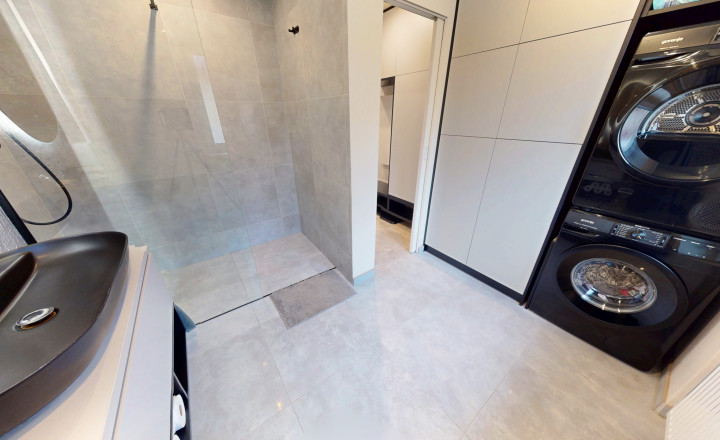 REZERVOVANÝ - Štýlový byt 2+1 (58 m2) s balkónom + projekt podkrovie | centrum SNV - fotografia 17