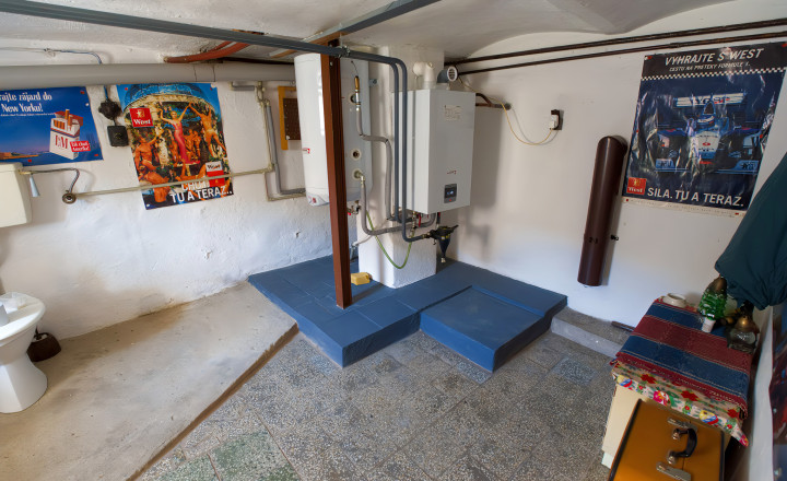 Rodinný dom (1 293 m²) s  veľkou záhradou a stodolou, Domaňovce - fotografia 23