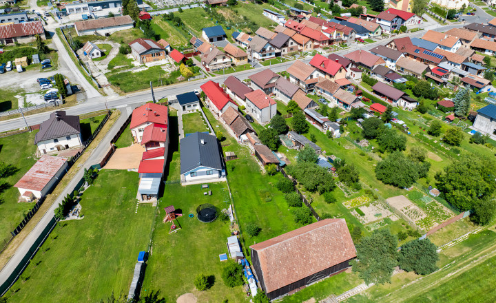 Rodinný dom (1 293 m²) s  veľkou záhradou a stodolou, Domaňovce - fotografia 34