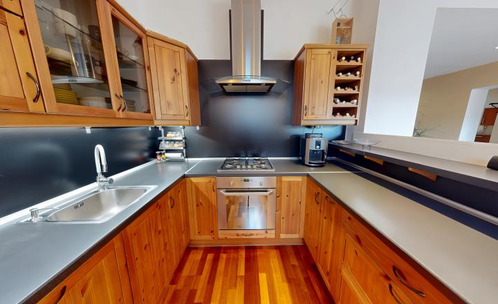 PREDANÉ Atraktívny 4-izbový podkrovný byt (120 m2) s terasou Sp. Nová Ves - fotografia 5