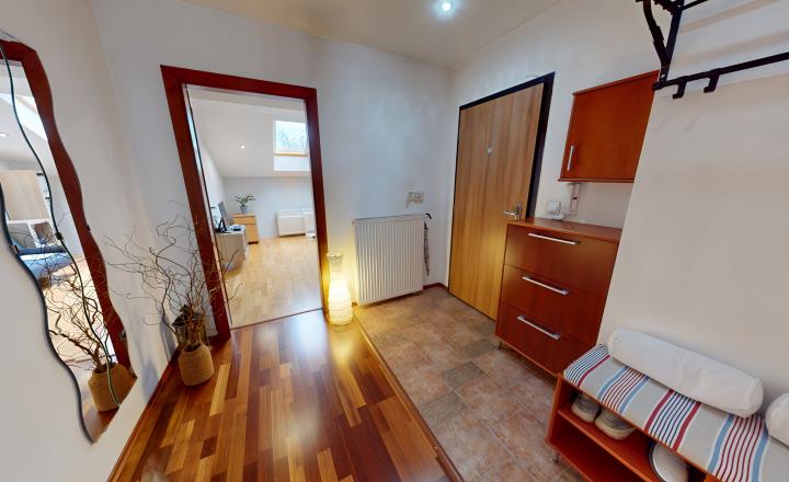 PREDANÉ Atraktívny 4-izbový podkrovný byt (120 m2) s terasou Sp. Nová Ves - fotografia 10