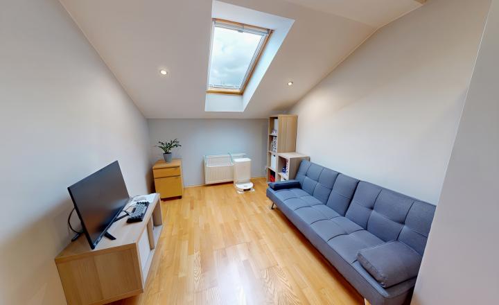 PREDANÉ Atraktívny 4-izbový podkrovný byt (120 m2) s terasou Sp. Nová Ves - fotografia 11