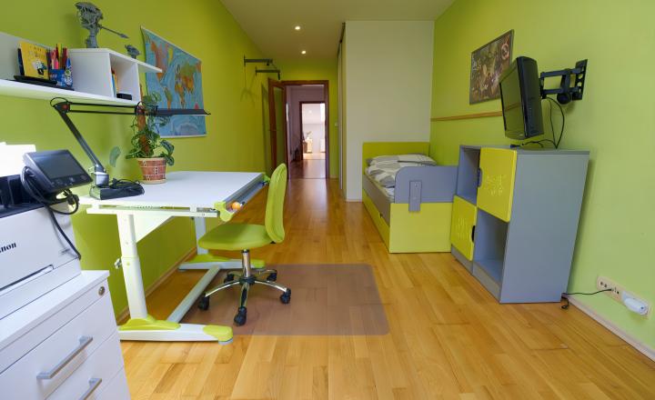 PREDANÉ Atraktívny 4-izbový podkrovný byt (120 m2) s terasou Sp. Nová Ves - fotografia 13