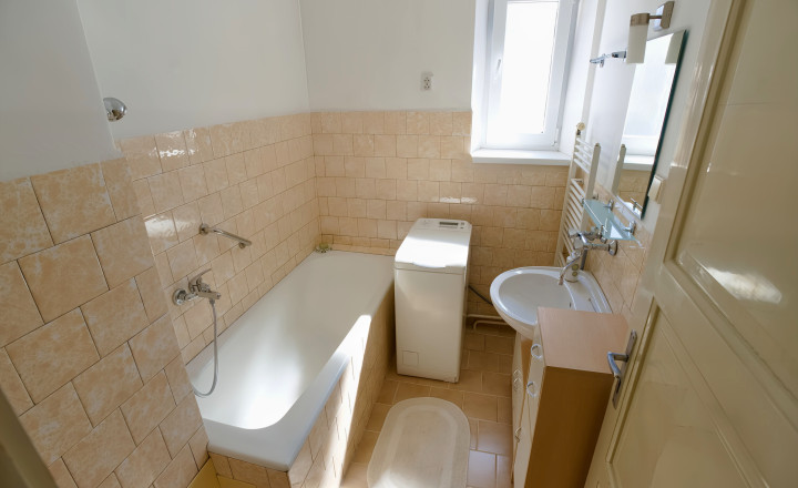 Byt 3+1 (104 m2) s 2 balkónmi, garážou a záhradou, centrum SNV - fotografia 30