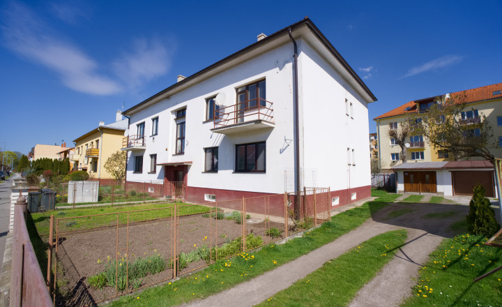 Byt 3+1 (104 m2) s 2 balkónmi, garážou a záhradou, centrum SNV - fotografia 36