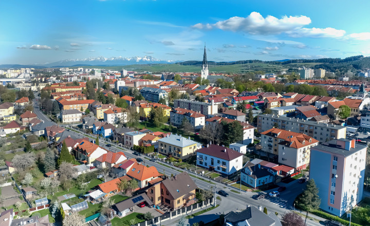 Byt 3+1 (104 m2) s 2 balkónmi, garážou a záhradou, centrum SNV - fotografia 37