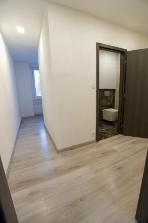 ZNÍŽENÁ CENA! Kompletne rekonštruovaný byt 1+1 sídl. Tarča SNV - fotografia 12