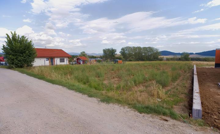 Stavebný pozemok (1 447 m²) rovinatý, s výhľadmi, Spišský Hrhov - fotografia 1