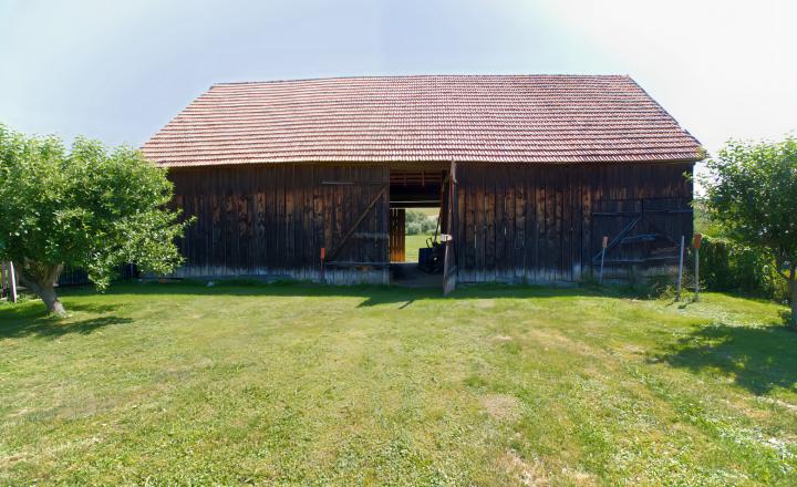 Rodinný dom (1 293 m²) s  veľkou záhradou a stodolou, Domaňovce - fotografia 7