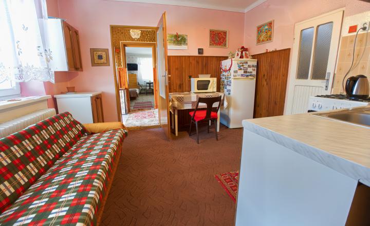Rodinný dom (1 293 m²) s  veľkou záhradou a stodolou, Domaňovce - fotografia 15