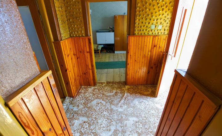 Rodinný dom (1 293 m²) s  veľkou záhradou a stodolou, Domaňovce - fotografia 19