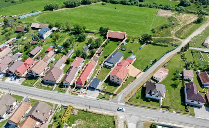 Rodinný dom (1 293 m²) s  veľkou záhradou a stodolou, Domaňovce - fotografia 32
