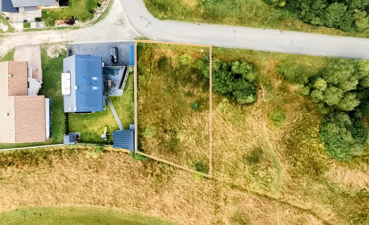 Stavebný pozemok (644 m²) s výhľadom na Tatry pri golfe, Veľká Lomnica - fotografia 3