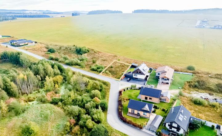 Stavebný pozemok (644 m²) s výhľadom na Tatry pri golfe, Veľká Lomnica - fotografia 5