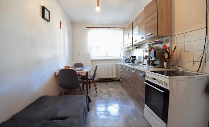 Tehlový byt 3-izbový (73 m²) s 2 balkónmi, centrum Spišská Nová Ves - fotografia 11
