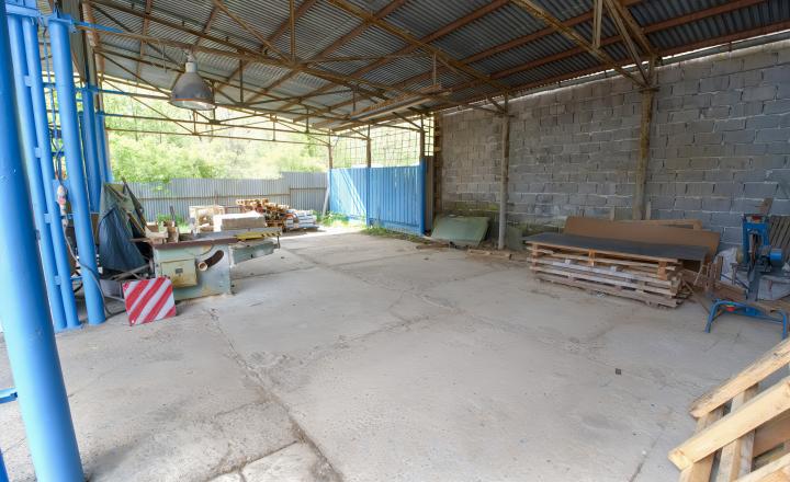 Komerčný pozemok (409 m²) s prístreškom v uzavretom areáli, Levoča - fotografia 4