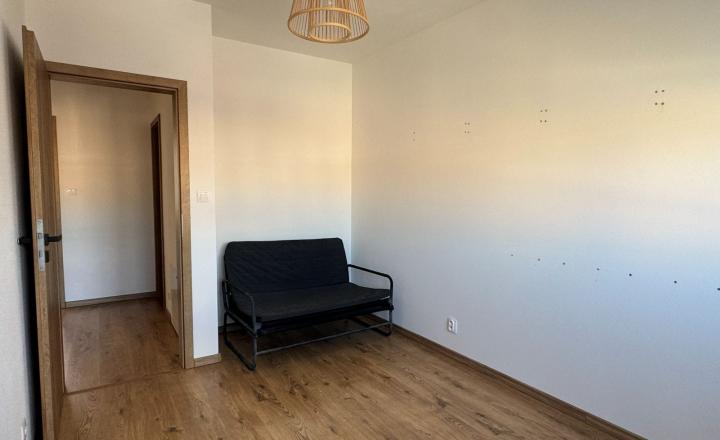 Rodinný dom – novostavba z roku 2022 v obci Studenec - fotografia 20