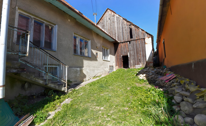 Rodinný dom (828 m²) s hospodárskou budovou, podtatranská obec Važec - fotografia 2