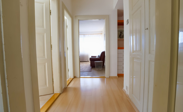 Byt 3+1 (104 m2) s 2 balkónmi, garážou a záhradou, centrum SNV - fotografia 14