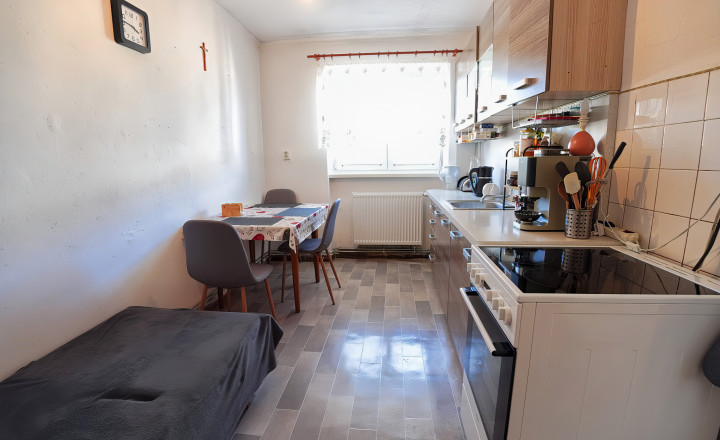 Tehlový byt 3-izbový (73 m²) s 2 balkónmi, centrum Spišská Nová Ves - fotografia 9