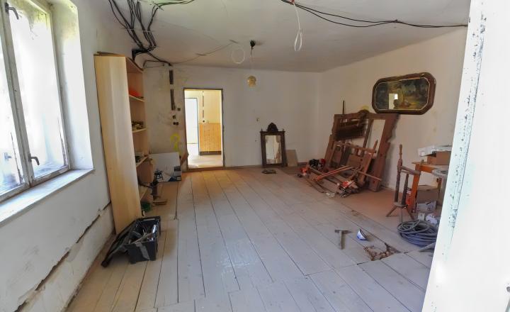 Rodinný dom (828 m²) s hospodárskou budovou, podtatranská obec Važec - fotografia 13